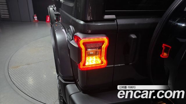Jeep Wrangler 2020 — photo 9