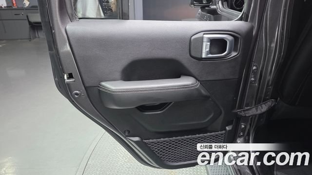 Jeep Wrangler 2020 — photo 15