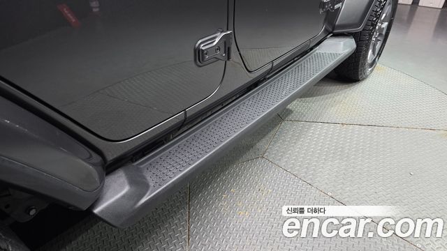 Jeep Wrangler 2020 — photo 27