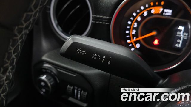 Jeep Wrangler 2020 — photo 28
