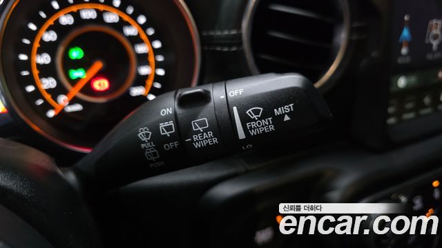 Jeep Wrangler 2020 — photo 29