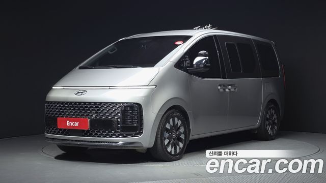Hyundai Staria 2022 — photo 1