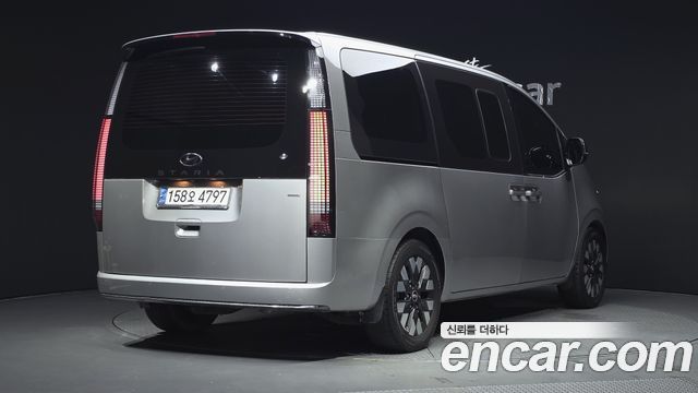 Hyundai Staria 2022 — photo 2