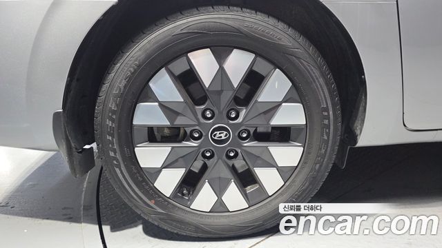 Hyundai Staria 2022 — photo 5