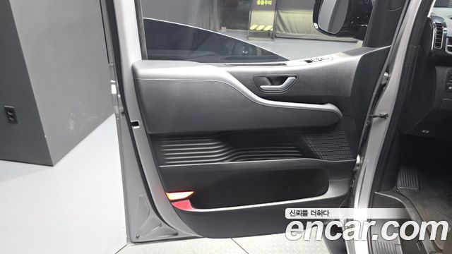 Hyundai Staria 2022 — photo 14