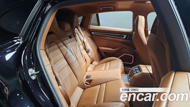 Porsche Panamera 2023 — photo 17