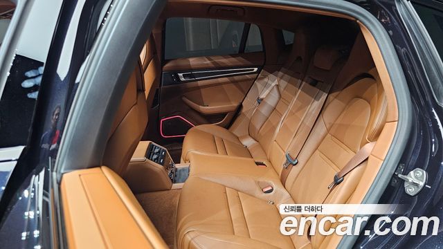 Porsche Panamera 2023 — photo 18