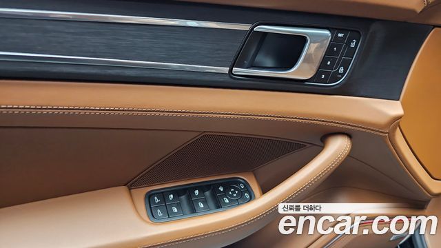 Porsche Panamera 2023 — photo 26