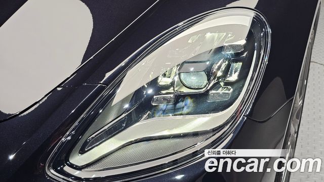 Porsche Panamera 2023 — photo 8