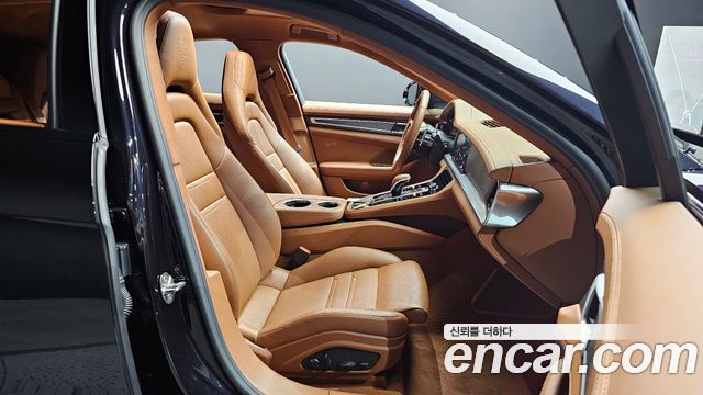 Porsche Panamera 2023 — photo 16