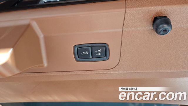 Porsche Panamera 2023 — photo 32