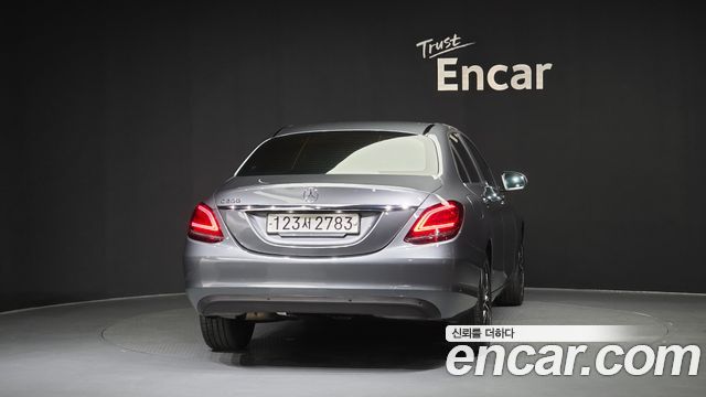 Mercedes-Benz C-Class 2019 — photo 4