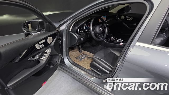 Mercedes-Benz C-Class 2019 — photo 10