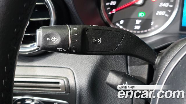 Mercedes-Benz C-Class 2019 — photo 15