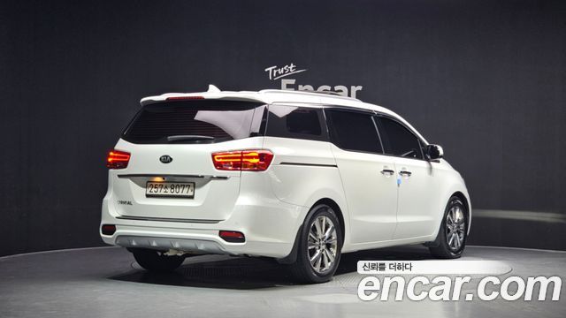 Kia Canival 2020 — photo 2