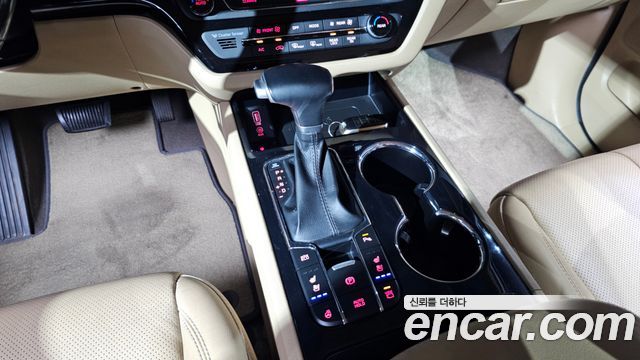 Kia Canival 2020 — photo 12