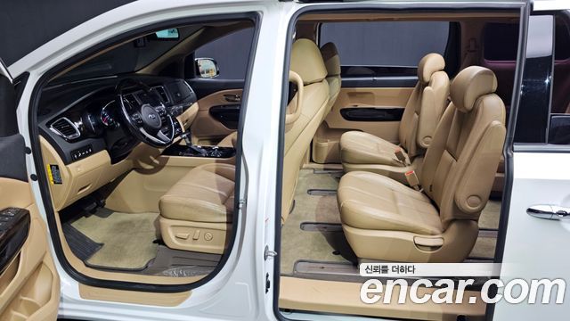 Kia Canival 2020 — photo 13