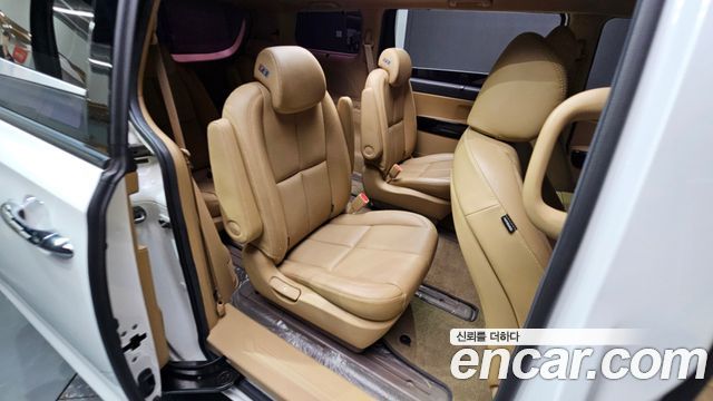 Kia Canival 2020 — photo 17