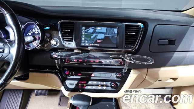 Kia Canival 2020 — photo 20