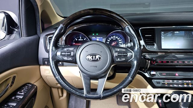 Kia Canival 2020 — photo 21