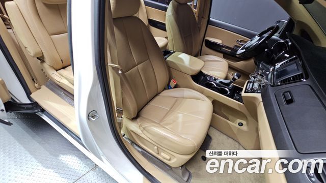 Kia Canival 2020 — photo 25