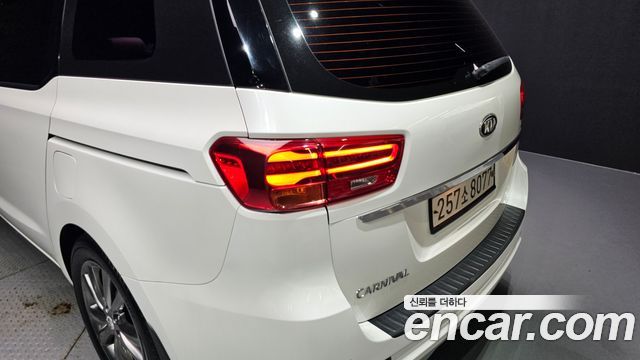 Kia Canival 2020 — photo 9
