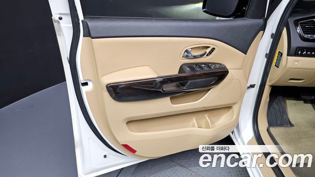 Kia Canival 2020 — photo 14
