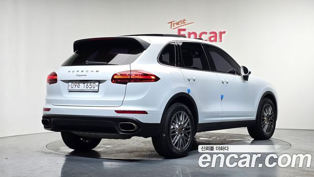 Porsche Cayenne 2016 — photo 2