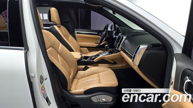 Porsche Cayenne 2016 — photo 11
