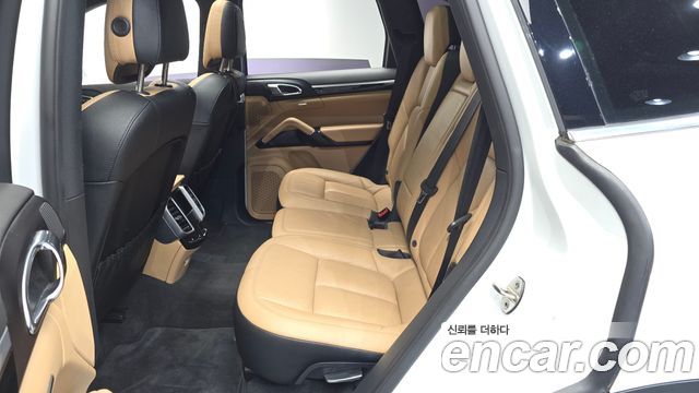 Porsche Cayenne 2016 — photo 12