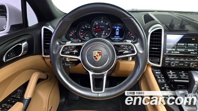 Porsche Cayenne 2016 — photo 14