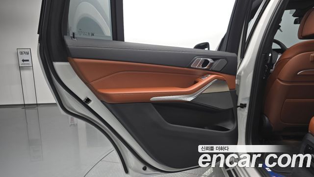 BMW X7 2025 — photo 15