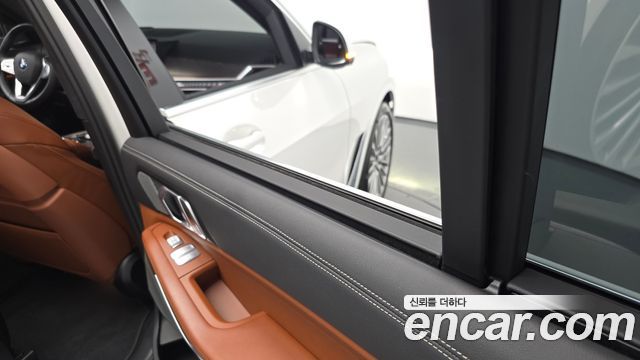 BMW X7 2025 — photo 29