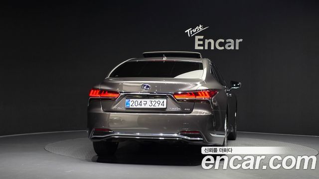 Lexus LS 2018 — photo 4
