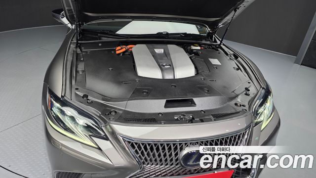 Lexus LS 2018 — photo 6