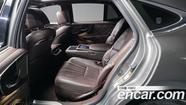 Lexus LS 2018 — photo 16