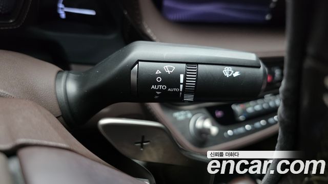Lexus LS 2018 — photo 31