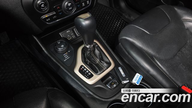 Jeep Cherokee 2015 — photo 9