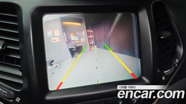 Jeep Cherokee 2015 — photo 16