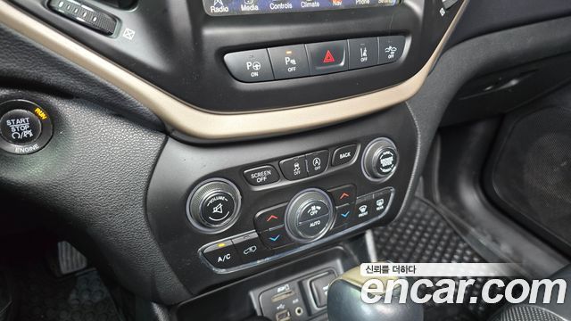 Jeep Cherokee 2015 — photo 17