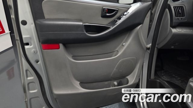 Hyundai Starex 2013 — photo 15