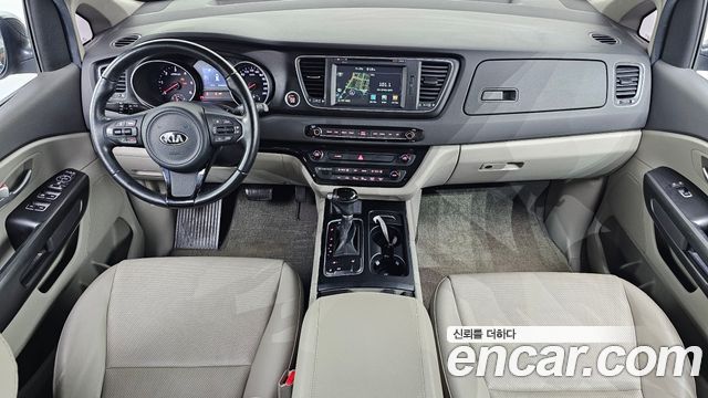 Kia Canival 2015 — photo 7
