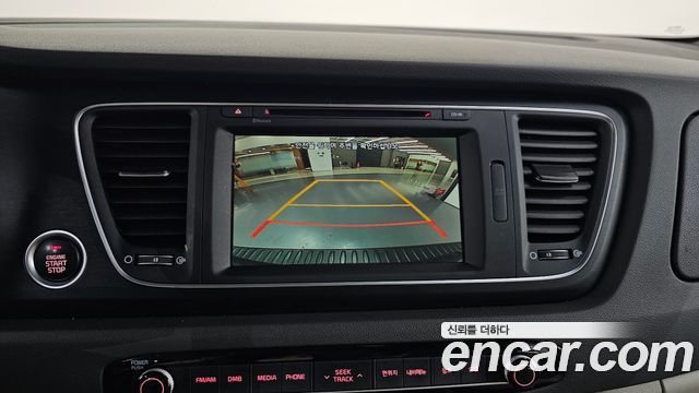Kia Canival 2015 — photo 14