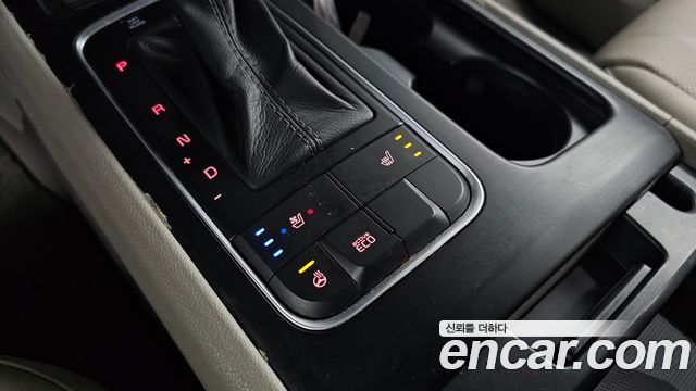 Kia Canival 2015 — photo 16