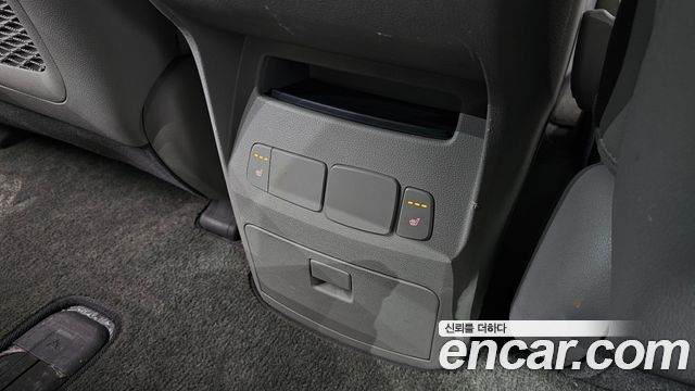 Kia Canival 2015 — photo 19