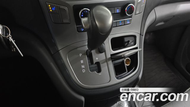 Hyundai Starex 2016 — photo 9