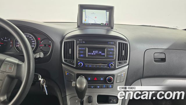 Hyundai Starex 2016 — photo 12