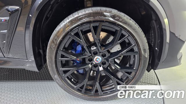BMW X5M 2023 — photo 5