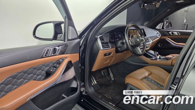 BMW X5M 2023 — photo 10