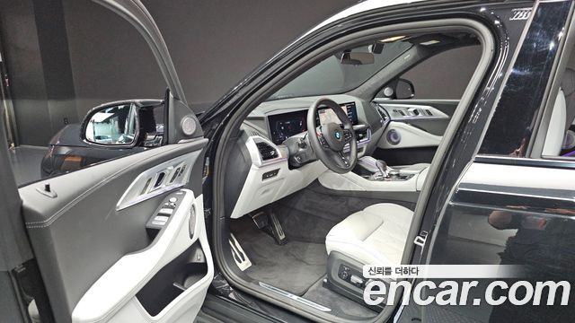 BMW XM 2026 — photo 10